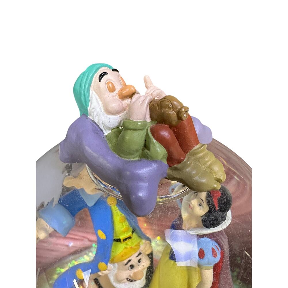 Snow White and the Seven Dwarfs 1998 Musical Snow Globe 'I Whistle a Happy Tune' - Picture 4 of 16
